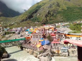 chauhan palace and restaurant badrinath uttarakhan