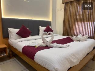 Hotel Jagdish Palace,,3 star