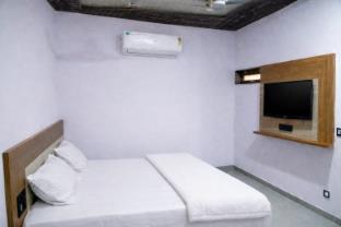 the shree ganesh hotel and travels