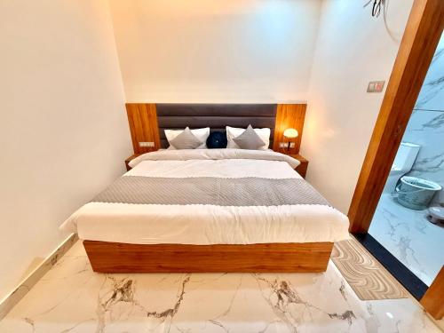 hotel betwa sarowar