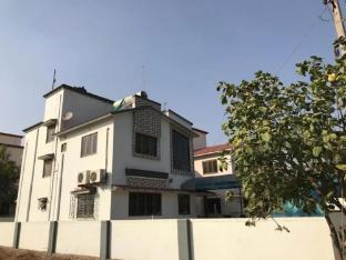Shree Radhe Bungalow Bhuj Gujarat,,2 star