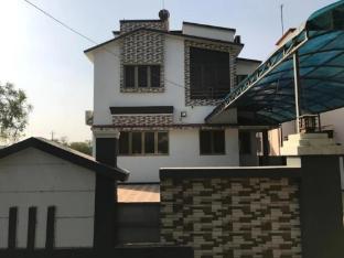 Shree Radhe Bungalow Bhuj Gujarat,,2 star