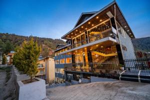 vedikant pine tree resort