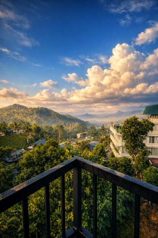 skyscenic munnar