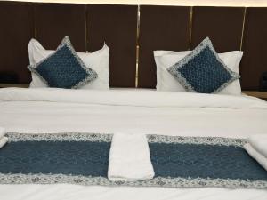 gulmohar resort