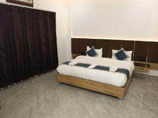 gulmohar resort