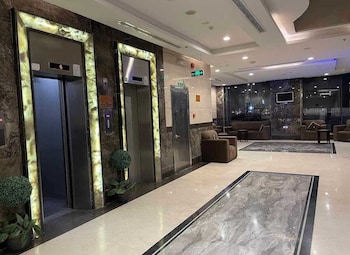 manarat al aziziyah hotel