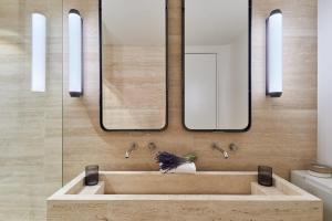 sublim apartment on avenue montaigne eiffel tower