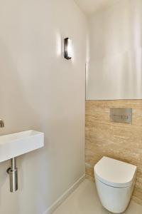 sublim apartment on avenue montaigne eiffel tower
