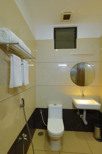 madura grandeur