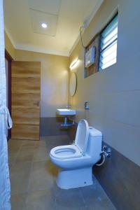 madura grandeur