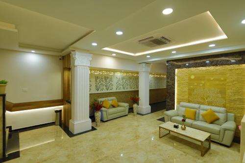 madura grandeur
