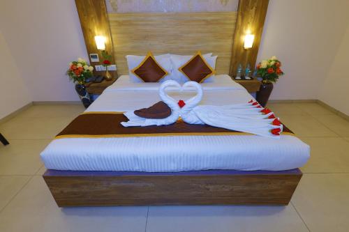 madura grandeur