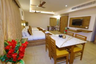 madura grandeur