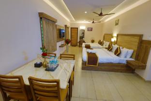 madura grandeur