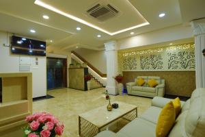madura grandeur