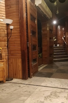 The Silver Oak Banquet And Motel,,3 star