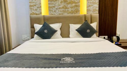 hotel madhur pithampur