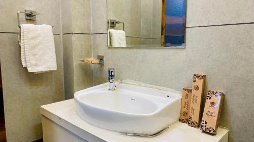 hotel madhur pithampur