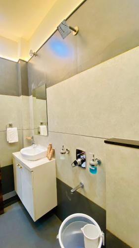 Hotel Madhur Pithampur,,3 star