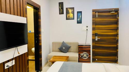 hotel madhur pithampur