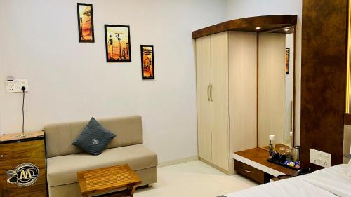 hotel madhur pithampur
