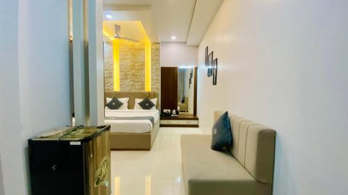 hotel madhur pithampur