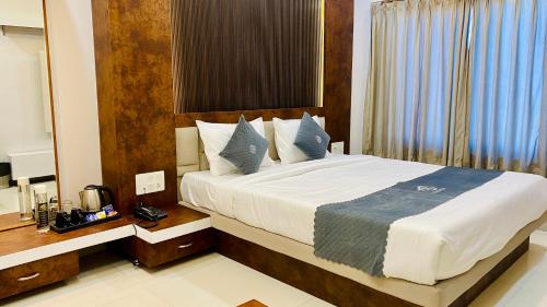 hotel madhur pithampur