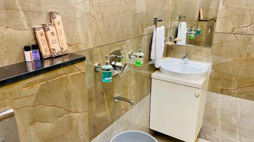 hotel madhur pithampur