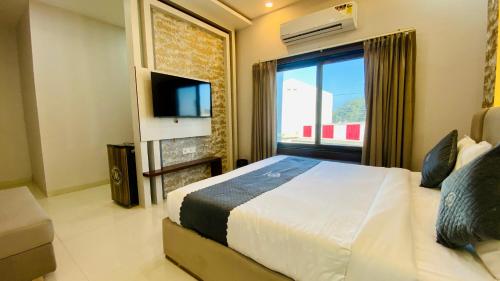 hotel madhur pithampur
