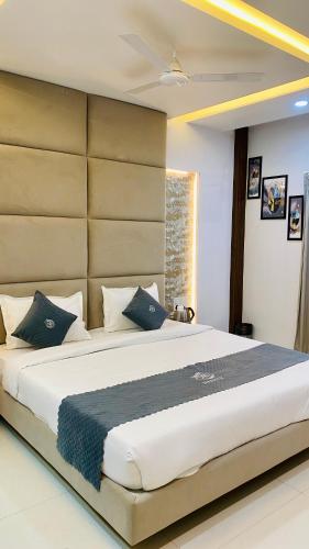 hotel madhur pithampur