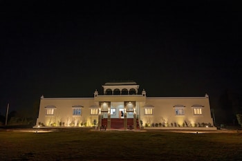 Vardhan Resorts,,4 star