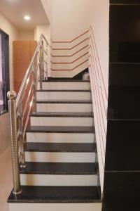 hotel lakhdatar