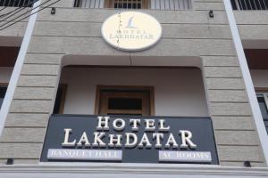 hotel lakhdatar