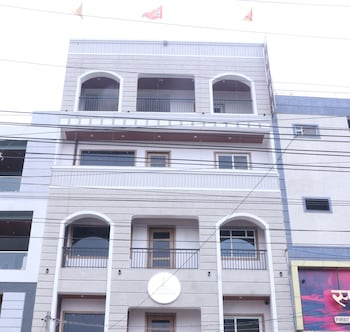 Hotel Lakhdatar,,2 star
