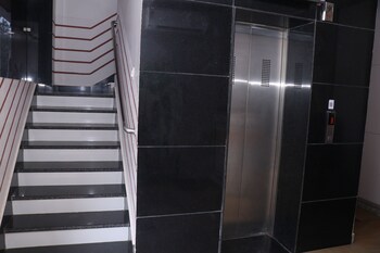 Hotel Lakhdatar,,2 star
