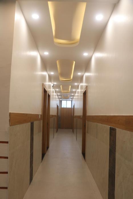 hotel lakhdatar