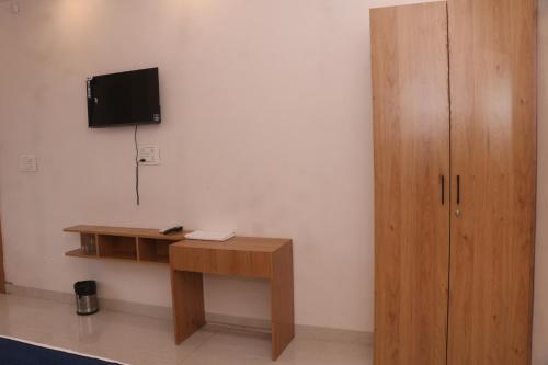 hotel lakhdatar