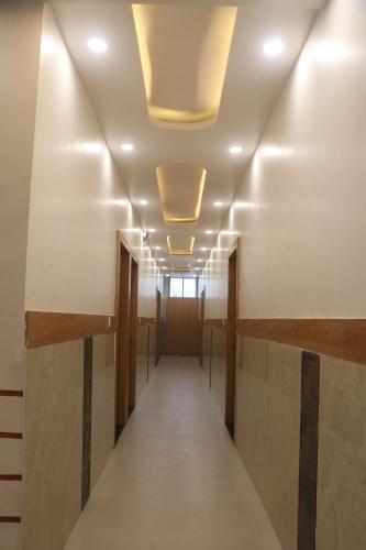 hotel lakhdatar