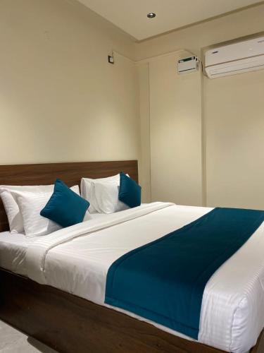 rox hotel