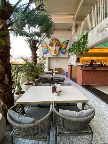 rox hotel