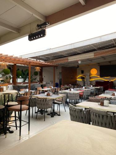 rox hotel