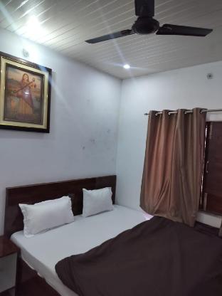 saket nikunj home stay vrindavan