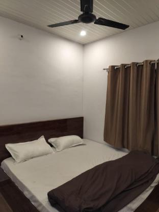 saket nikunj home stay vrindavan