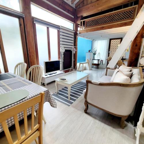 Hyanggyo-Gil Seonwooga Jeonju,,4 star