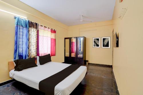 Hotel O Royal Treat,,4 star