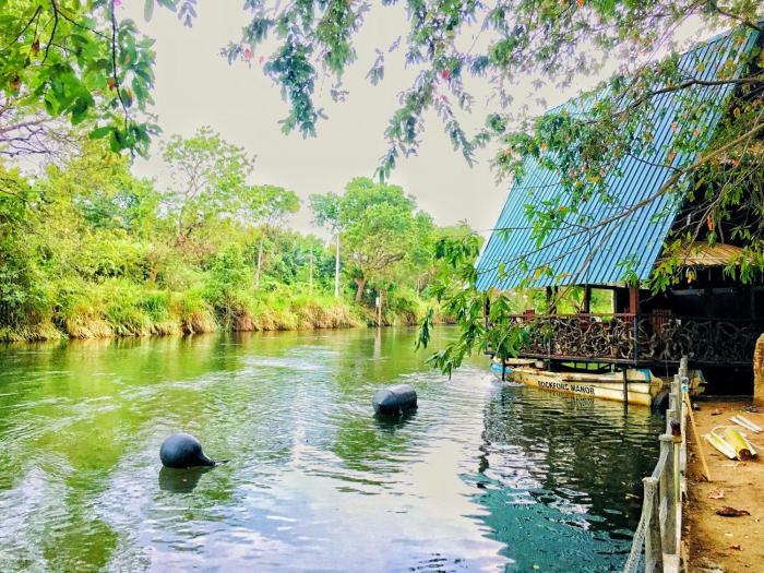 stone carving resort