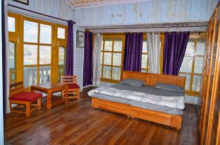 ahilya malhotra homestay