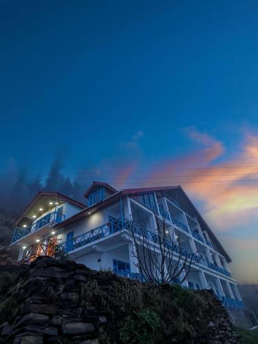 The Blue Mont Sojha,,3 star