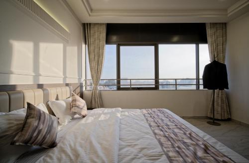 the grand platinum hotel